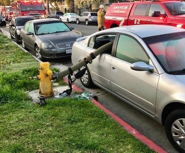 Не следует парковаться у пожарного гидранта