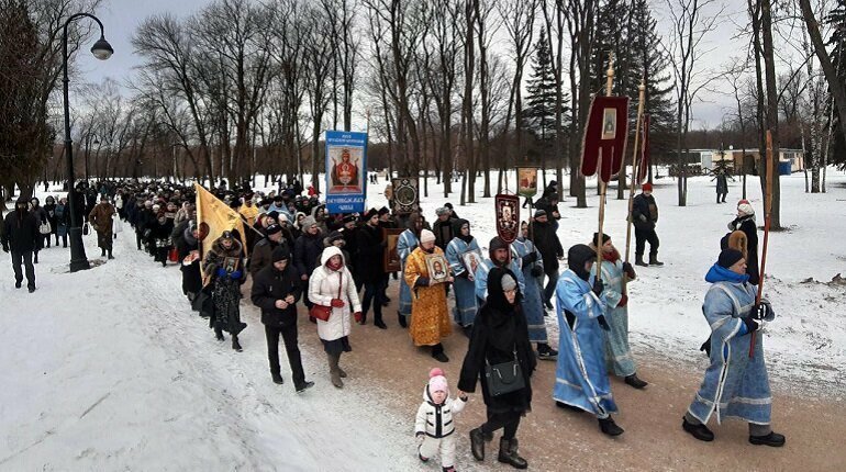 Крестный ход «За трезвую жизнь!» прошел в Петербурге