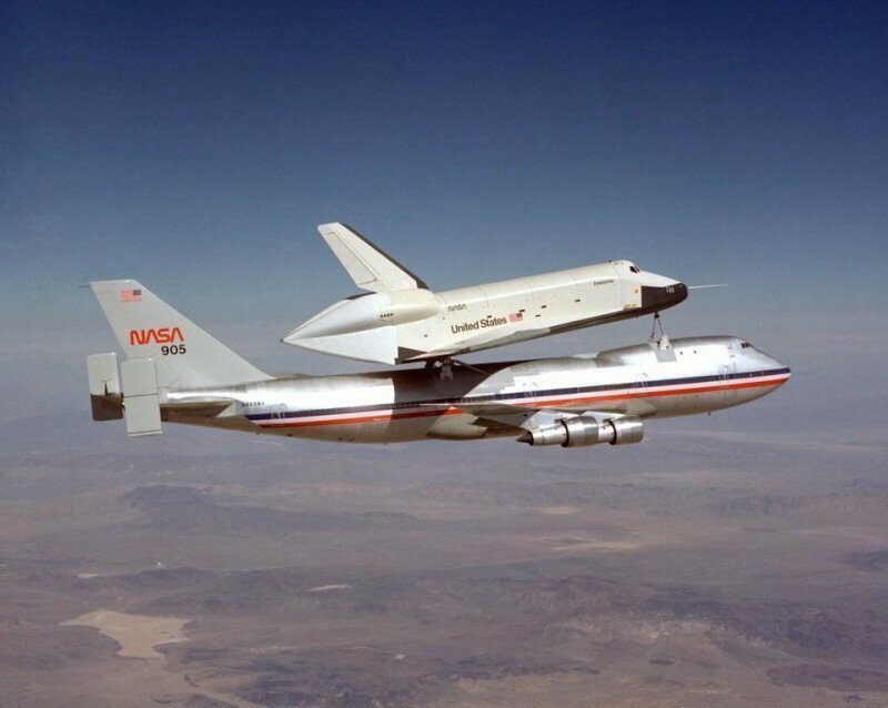 18 февраля 1977 года космический челнок совершил свой первый полет.