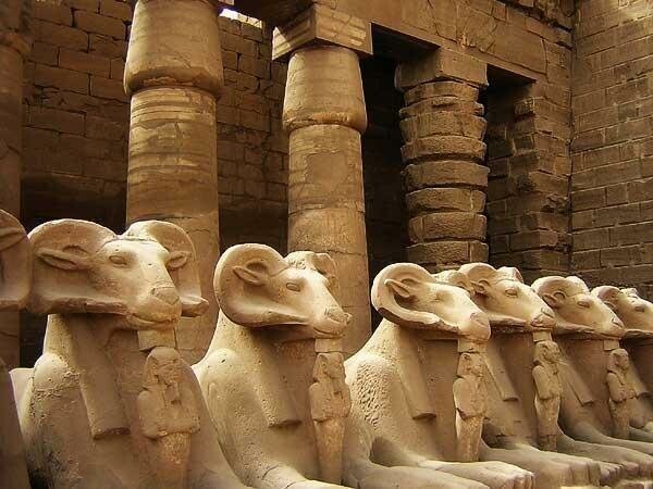 В Египте откопали криосфинкса времен дедушки Тутанхамона