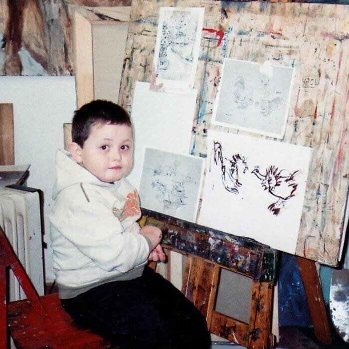 В 4 года родители отдали его в художественную школу. Вот что он тогда рисовал: