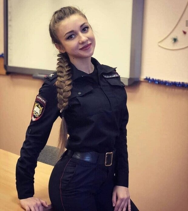 Красивые русские девушки в форме