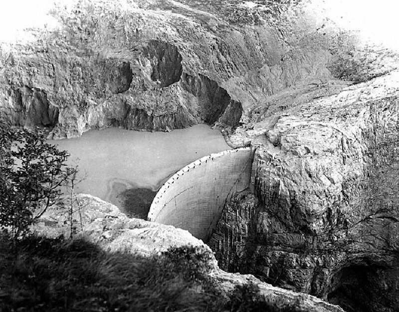 Плотина Вайонт в Италии: почему пришлось спустить водохранилище и бросить новую дамбу