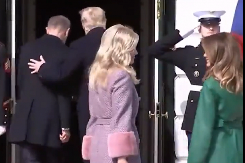 Трамп так обрадовался приезду чешского премьера, что забыл жену на пороге Белого дома