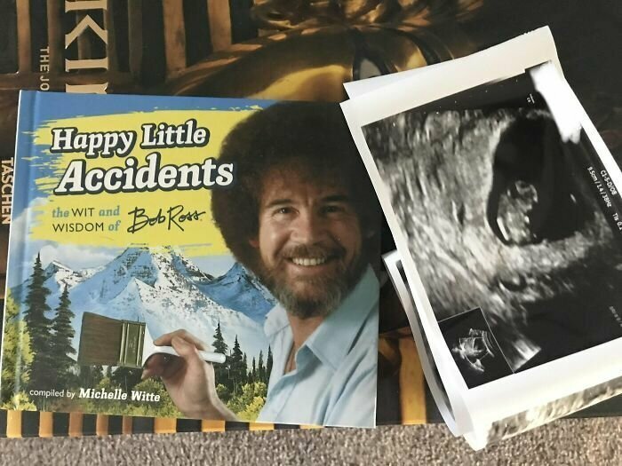 4. "Жена подарила мне книгу Боба Росса "Счастливые маленькие происшествия", а внутри был этот снимок УЗИ