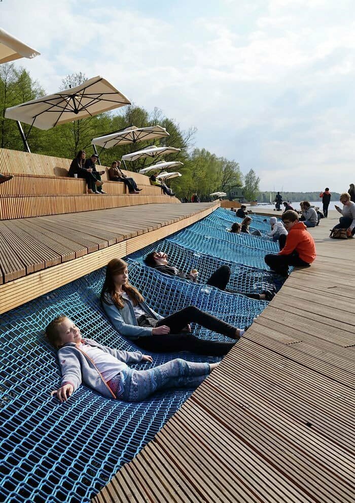 Усовершенствованный берег озера в Папрокане, Польша