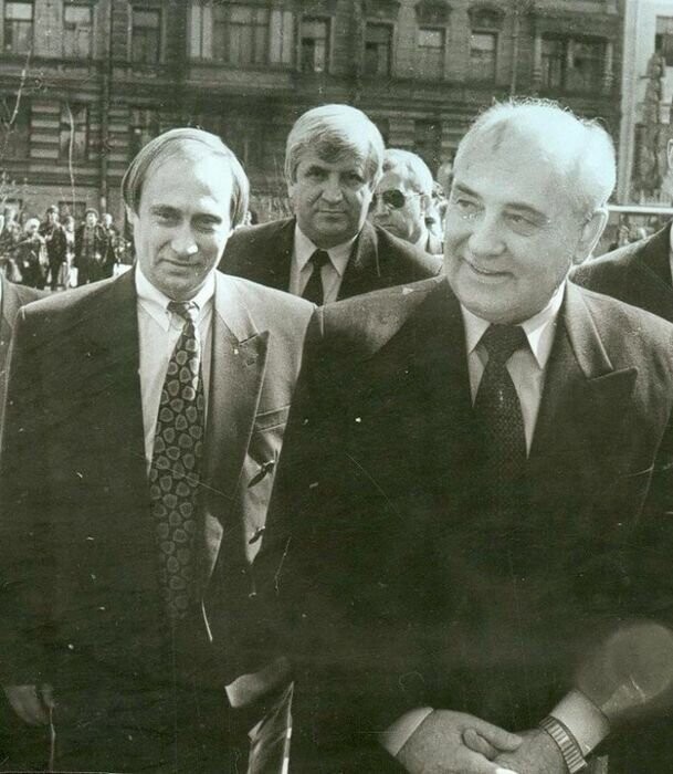 В этот день, 11 марта 1985 года, Михаил Сергеевич Горбачёв был избран Генеральным секретарём ЦК КПСС