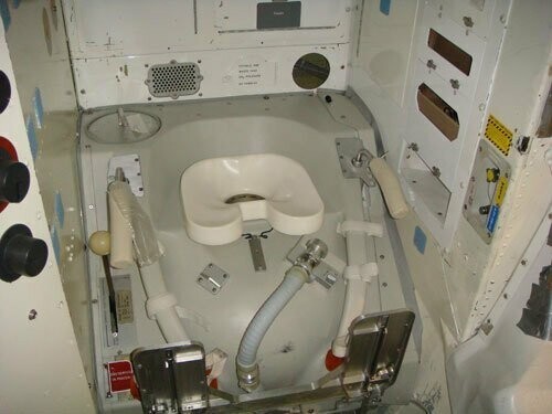 История космического туалета