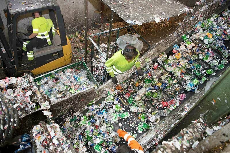 Как Норвегия перерабатывает 97% пластиковых бутылок