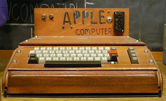 11. Первый продукт Apple, изобретенный Стивом Возняком