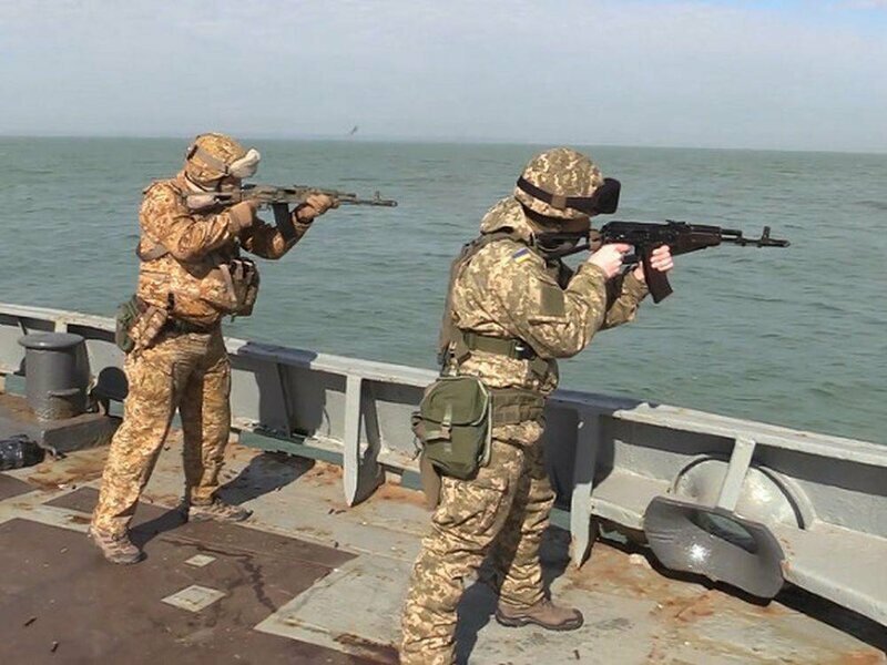 В Сети высмеяли учения украинских моряков в Азовском море