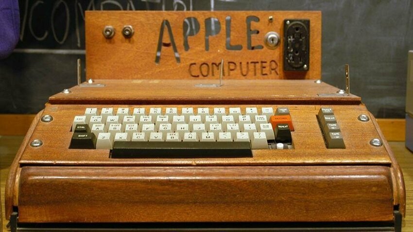 В каком году была написана первая компьютерная программа?