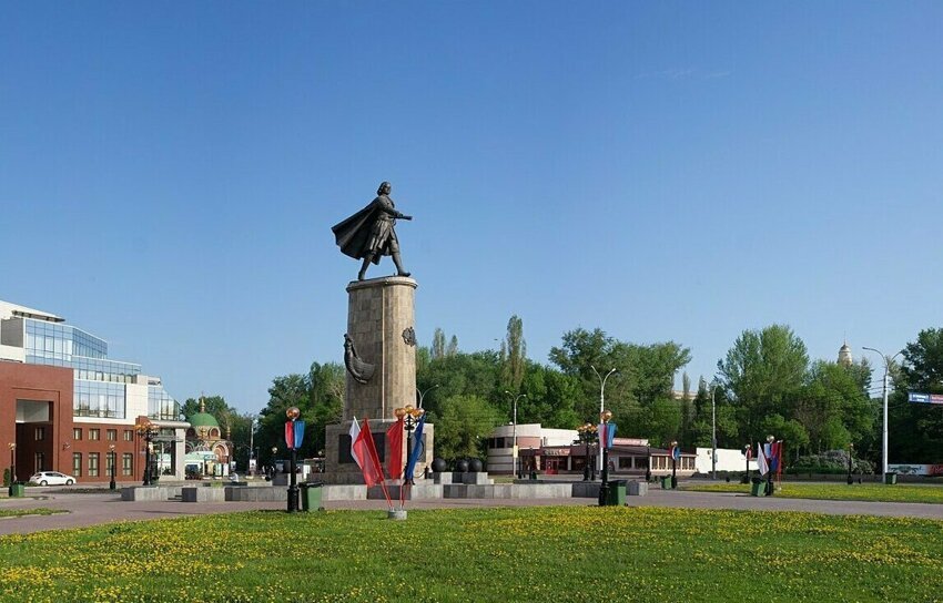 Площадь петра липецк. Площадь Петра Великого Липецк. Площадь Петра 1 Липецк. Парк Петра Великого Липецк. Площадь Петра Великого Липецк фото.