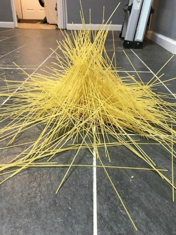 "Я уронил коробку спагетти на пол и случайно окончил художественную школу"