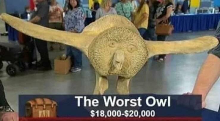 Деревянная скульптура под названием "Худшая сова" стоимостью 18 000-20 000 долларов