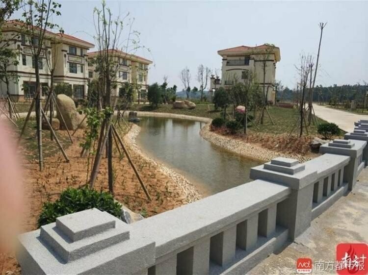 Китайский миллиардер построил в подарок односельчанам роскошные виллы, но там никто не живет
