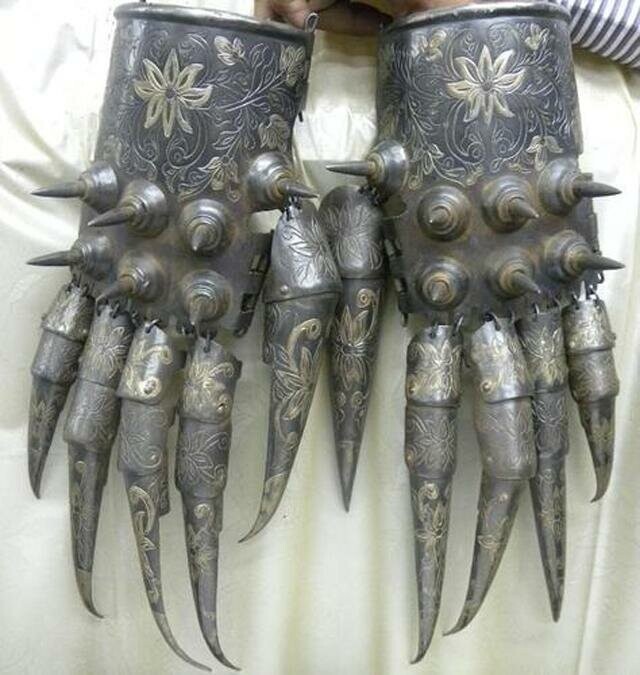 Боевые перчатки, средневековый Иран 
