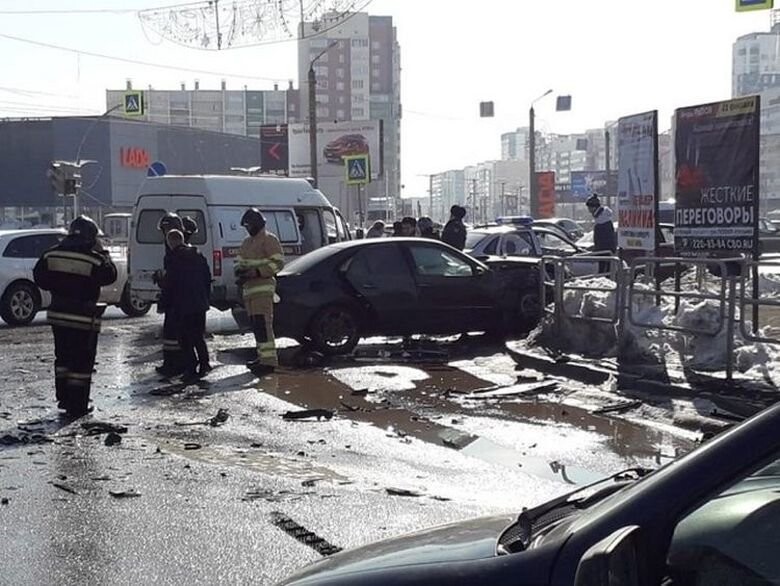 Авария дня. Момент жёсткого ДТП на перекрёстке в Челябинске