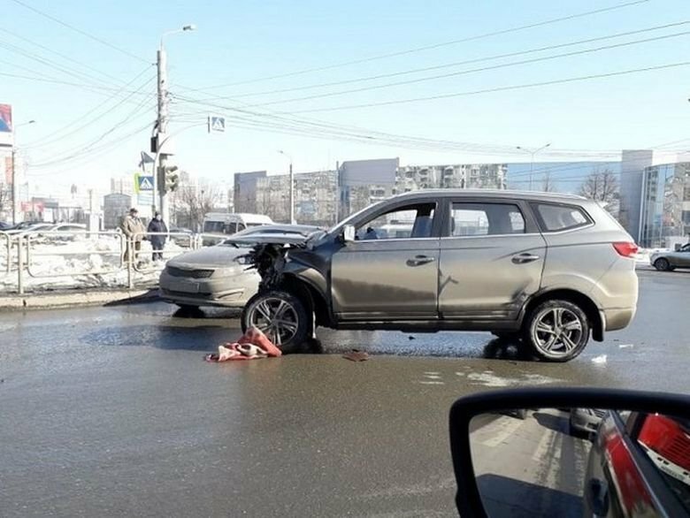 Авария дня. Момент жёсткого ДТП на перекрёстке в Челябинске