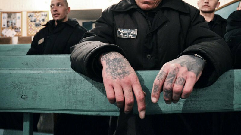 Итак, давайте представим, что вы попали в тюрьму. Что делать? 
