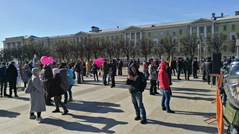 «Полтора землекопа»: на митинг у Финляндского вокзала в Санкт-Петербурге никто не пришел