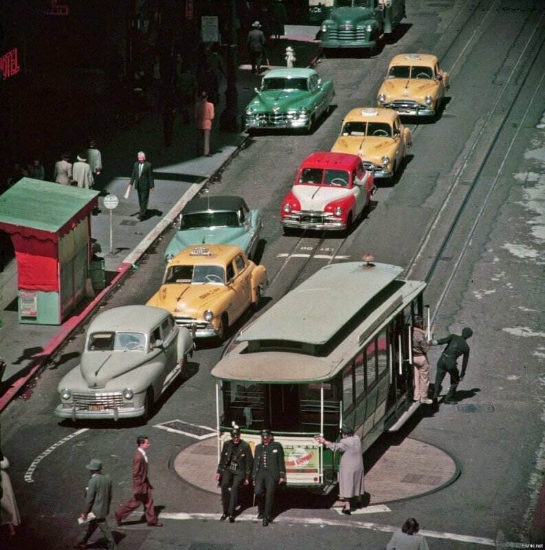 Разворот канатного трамвая на конечной в Сан-Франциско, 1950-е.