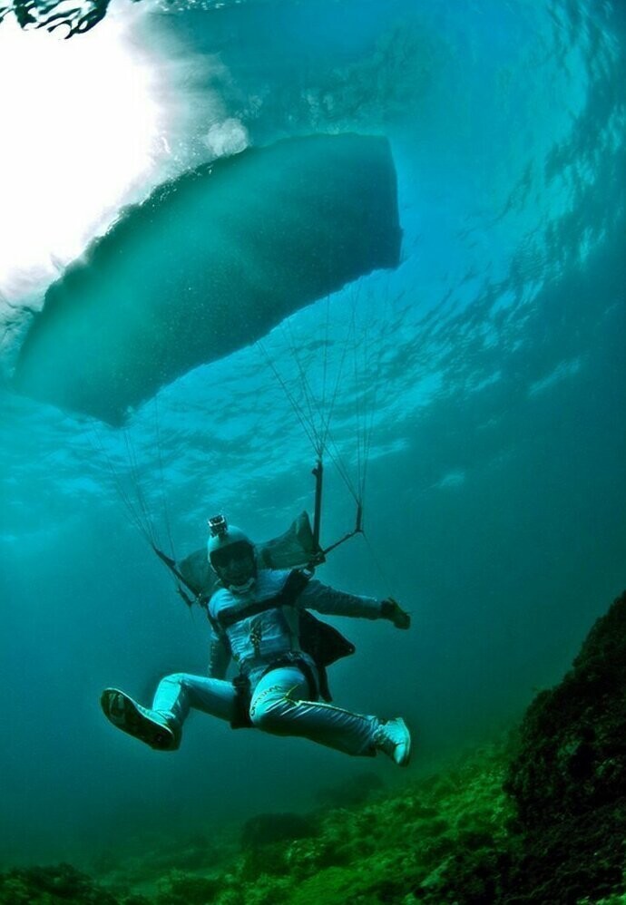 Подводные прыжки с парашютом