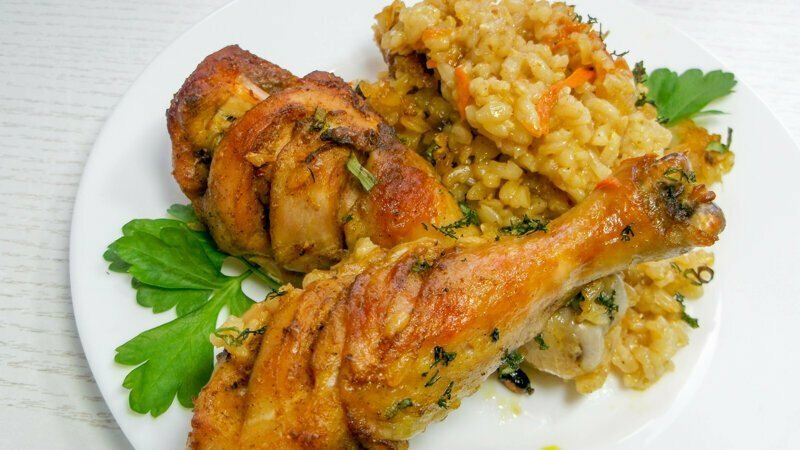 Как приготовить на обед куриные ножки с ароматным рисом