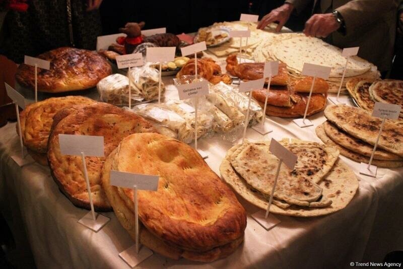 Азербайджан. Культура приготовления и преломления хлебной лепёшки — лаваша, катырмы, жупки, юфки