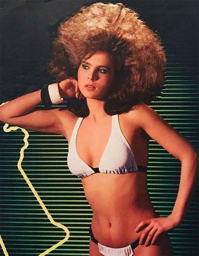 Фотографии модниц 80-х с невероятно гигантскими шевелюрами