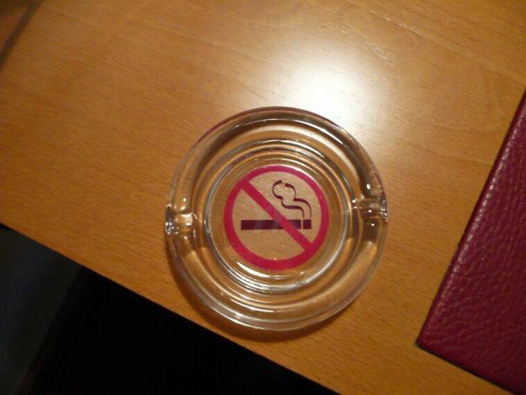 Пепельница для некурящих?