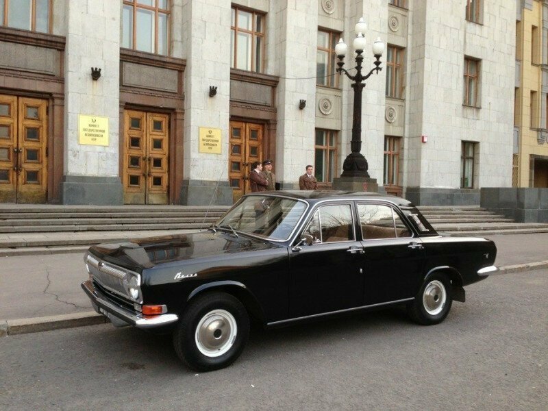 ГАЗ-24-25 Волга (1981-1988) - автомобиль сопровождения на базе "Волги" ГАЗ-24 с экранированным электрооборудованием ("догонялка"). 