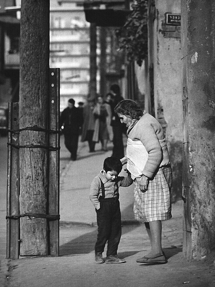 1968. Бабушка и внучек. Тбилиси