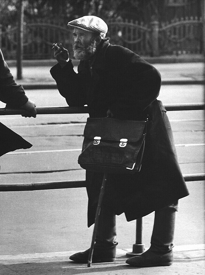 1963. Старик с портфелем. Павелецкий вокзал, Москва