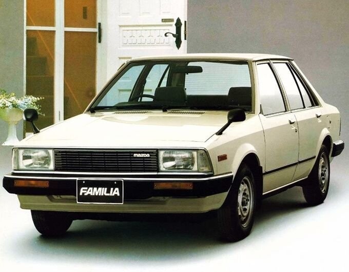 Дорестайлинговая Mazda Familia 1980 года