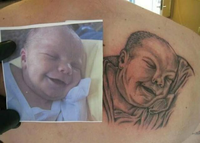 20. Счастливый отец хотел сделать тату с новорожденным ребенком