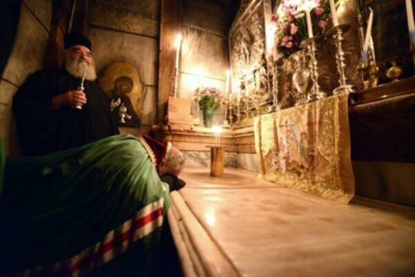 Ученые попали к Гробу Господню и чуть не поседели