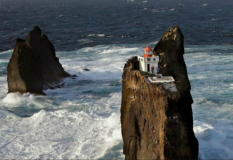 Маяк Þrídrangaviti в Исландии — самый изолированный маяк в мире