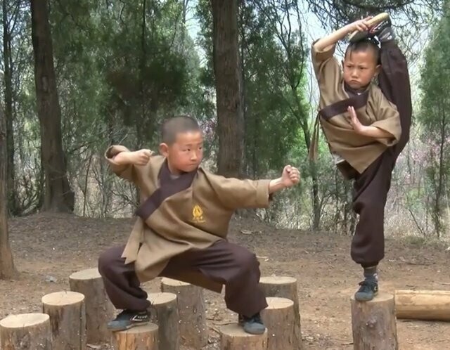 Как тренируются юные монахи Шаолиня