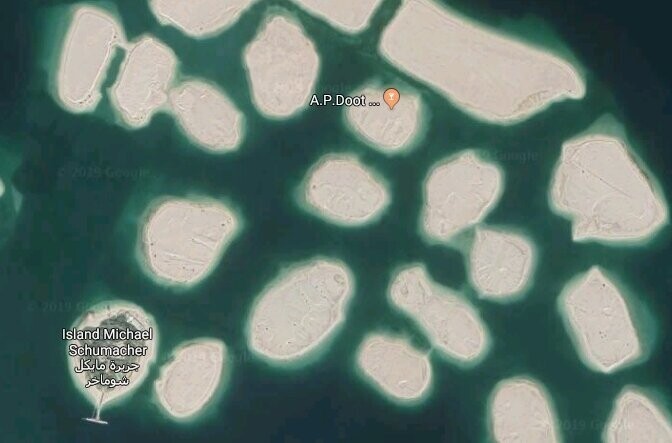 В Уорлд Айленс есть даже остров, названный в честь Михаэля Шумахера