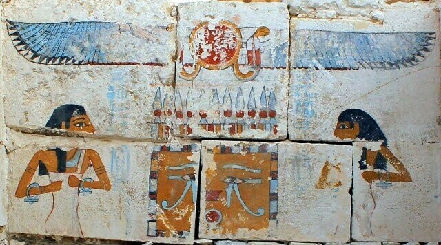 Погребальная камера – стена с изображением богинь Нейт и Нут, защищающих вечный сон фараона