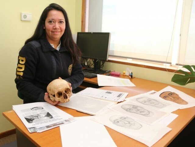 Археологи обратились к известному специалисту-эксперту по восстановлению лиц по черепу Мирее Поблет из Лаборатории криминалистики (Лакрим) из PDI (департамент полиции Чили).