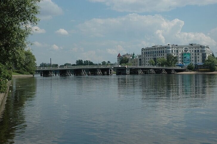 В Петербурге после капитального ремонта открыли второй Елагин мост