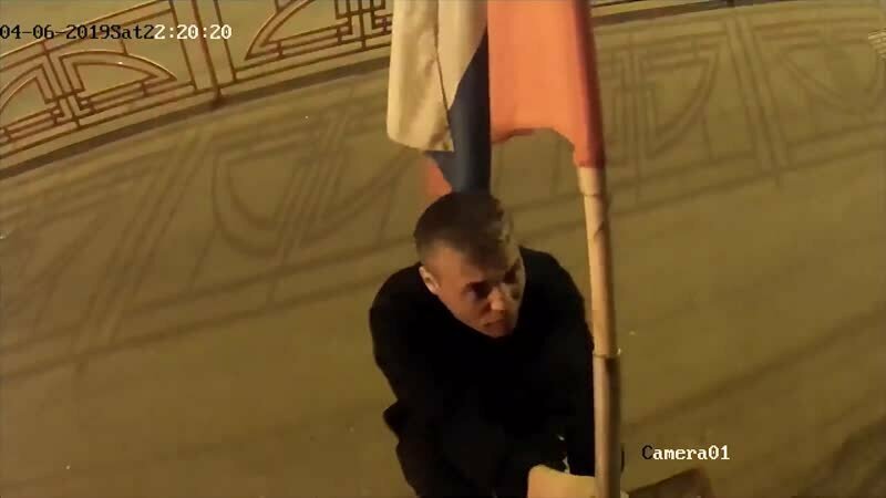 Похищение флага из иркутского штаба Навального 