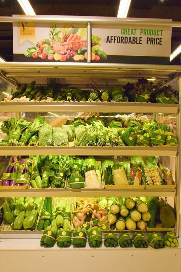  Чтобы начать позитивные изменения в экологии, супермаркеты по всей Азии начали использовать банановые листья для упаковки овощей