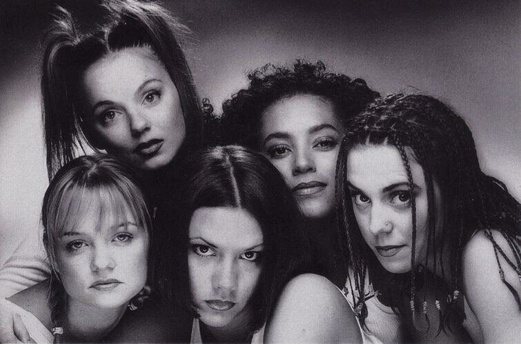 Первая профессиональная фотосессия группы "Spice Girls" в качестве группы, 1995 год 