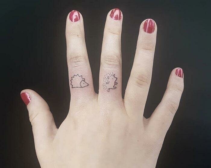 Татуировки на пальцах — новейший тренд: 30 оригинальных работ