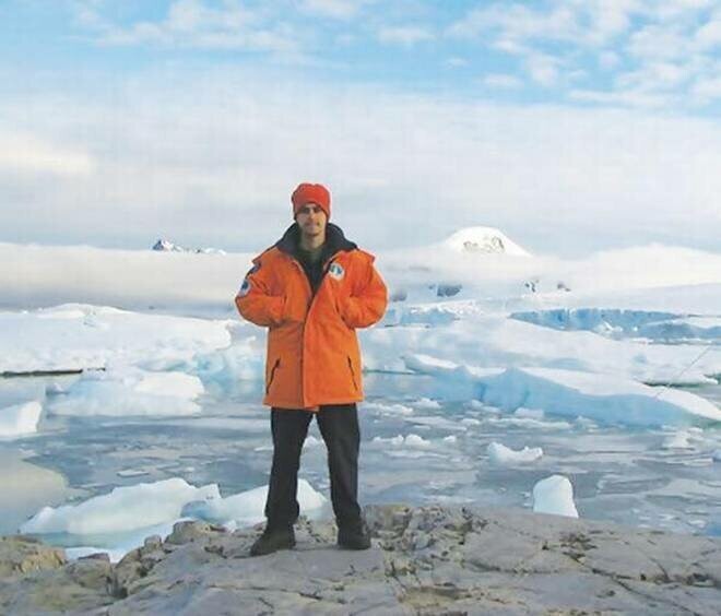 Эмилио Маркос Пальма (родился 7 января 1978 года) - аргентинский мужчина, известный тем, что он был первым зарегистрированным человеком, рожденным на континенте Антарктида