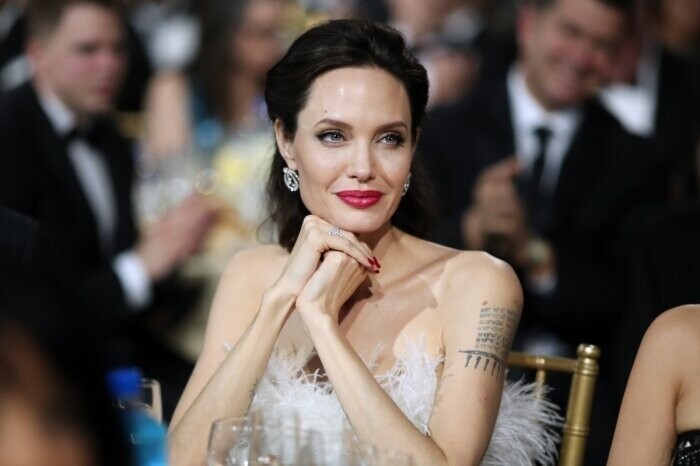Анджелина Джоли (1600 $)