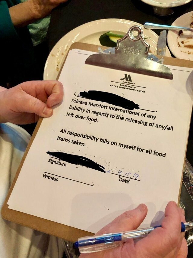 Документ, который нужно подписать, прежде чем вы возьмете домой остатки еды из ресторана